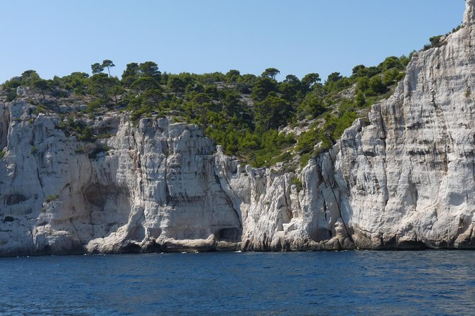 Cassis Half-Day Trip from Aix-en-Provence - Wednesday and Friday bring the local market