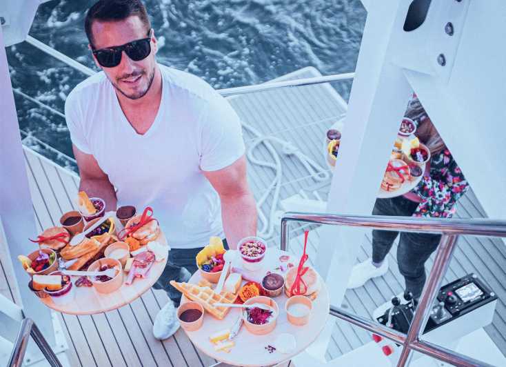 Catamaran Lucile | Sunday brunch - A Sunday on the bay of Grau du Roi