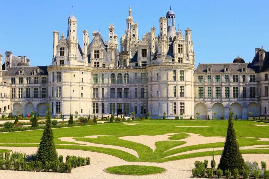 Chambord: Entry Ticket to the Castle - The ticket counter shortcut and what it really means