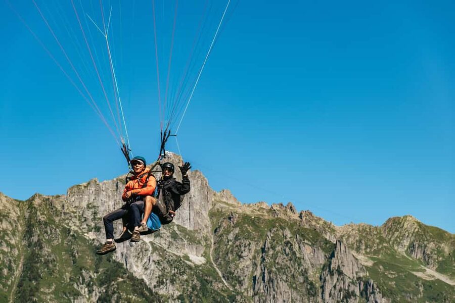 Chamonix: Tandem Paragliding Flight - Meeting in Chamonix and riding to Le Brévent