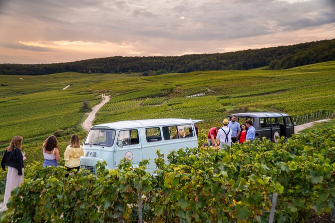 Champagne experience with a vintage van from Epernay - 3 hours - Starting on Épernay’s Avenue de Champagne