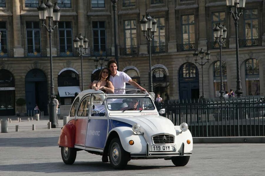 Classic, Romantic Paris: 3-Hour Vintage 2CV Tour - Montmartre, Sacré Coeur, and the romantic side