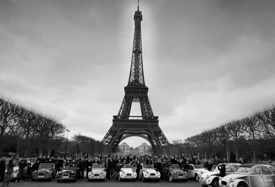 Classic, Romantic Paris: 3-Hour Vintage 2CV Tour - Starting with the grand Paris of the Champs Élysées