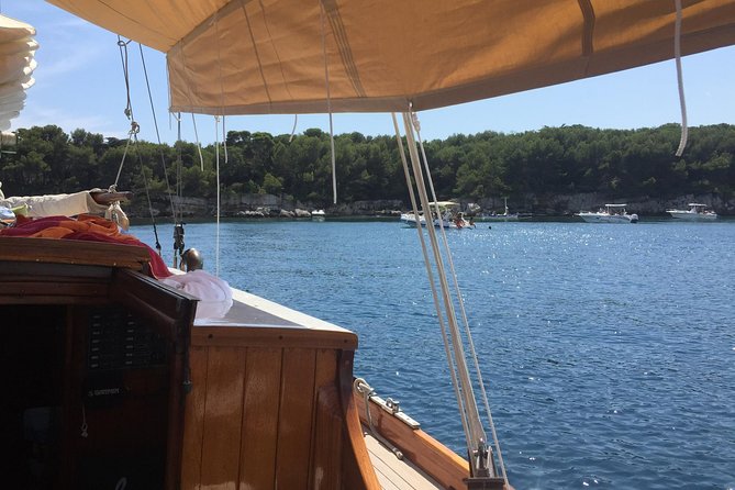 Classic Yacht Sailing in Cannes - How the private format affects the value