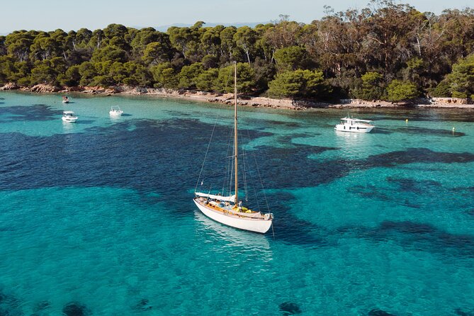 Classic Yacht Sailing in Cannes - The crew and the feel onboard