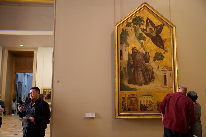 Closing Time at the Louvre: The Mona Lisa at her Most Peaceful - Paintings with stories behind the surface