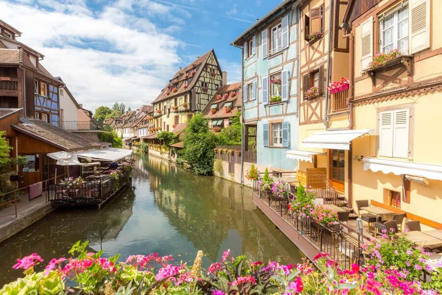 Colmar: Express Walk with a Local in 60 minutes - Walking the old streets and finding the details