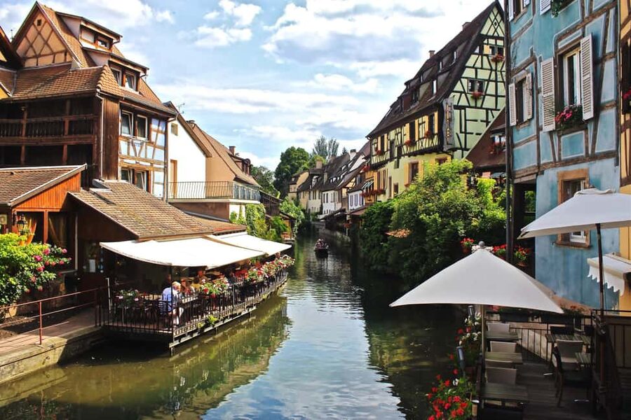 Colmar: Express Walk with a Local in 60 minutes - How the small group changes the experience