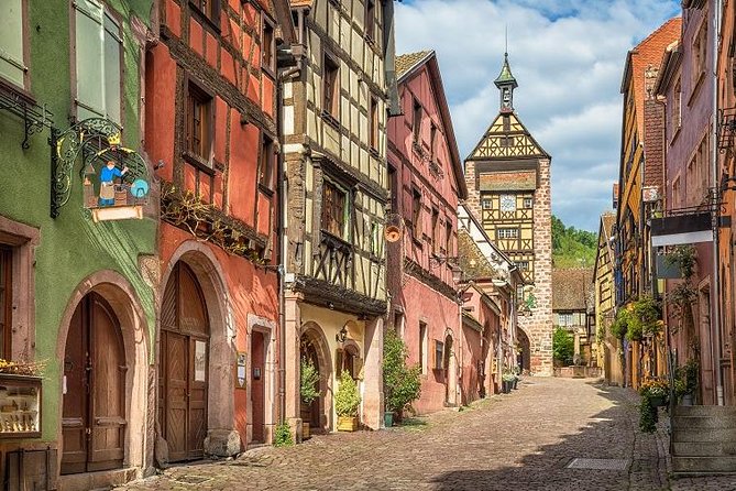 Colmar, Medieval Village & Castle Small Group from Strasbourg - Eguisheim: a beautiful stop with a seasonal warning