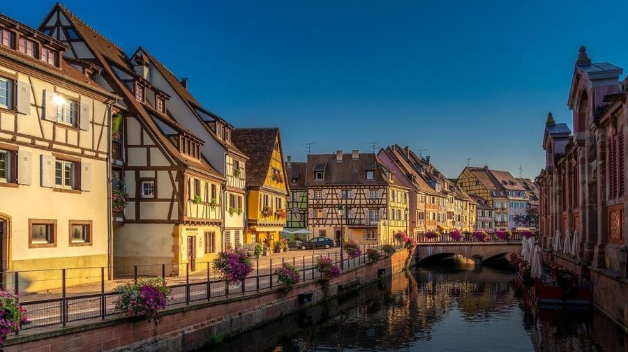 Colmar: Private Guided Walking Tour of the City Center - Petite Venise and its half-timbered houses