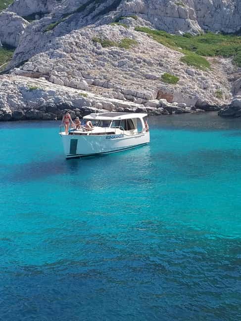 Cruise, Coffee and Swimming in the Calanques of Frioul - What the guides add to the experience