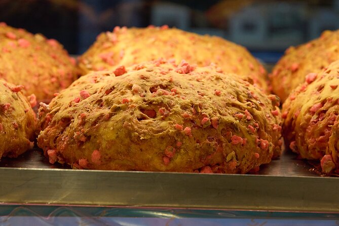 Cultural Food & Wine Tour, in the famous Halles Bocuse - What the two-hour schedule really means