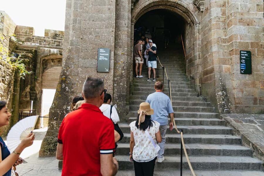 Day Trip to Mont-Saint-Michel from Paris - How much time will you have?