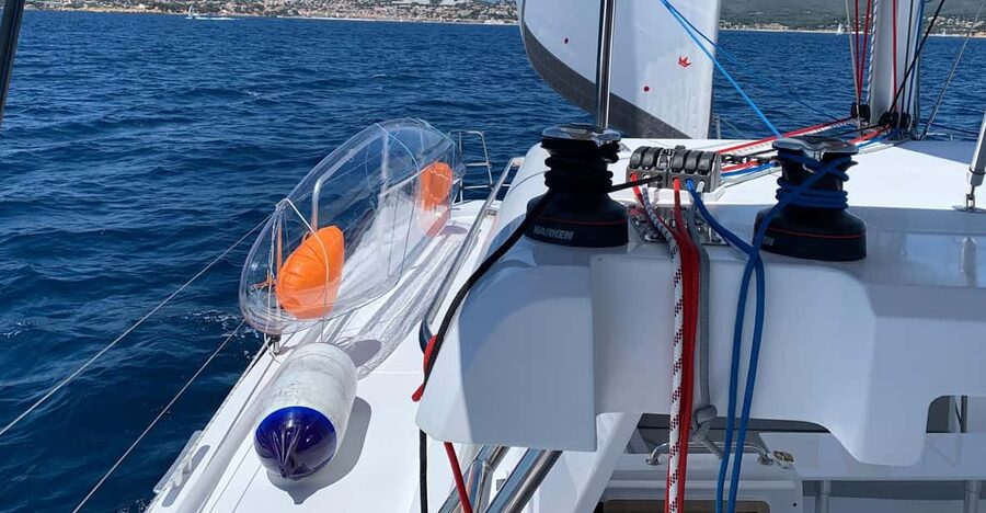 Departure from BRUSC sunset on sailing catamaran - Key points to know before you sail