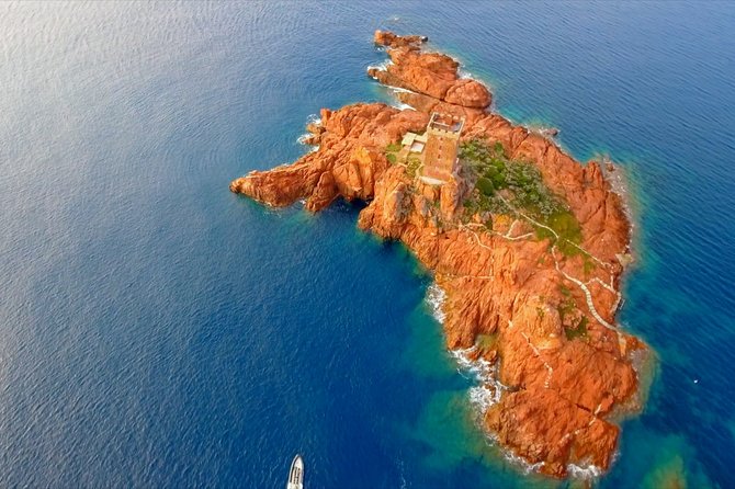 Departure from Fréjus: Estérel, Calanques and red rocks - Key points at a glance