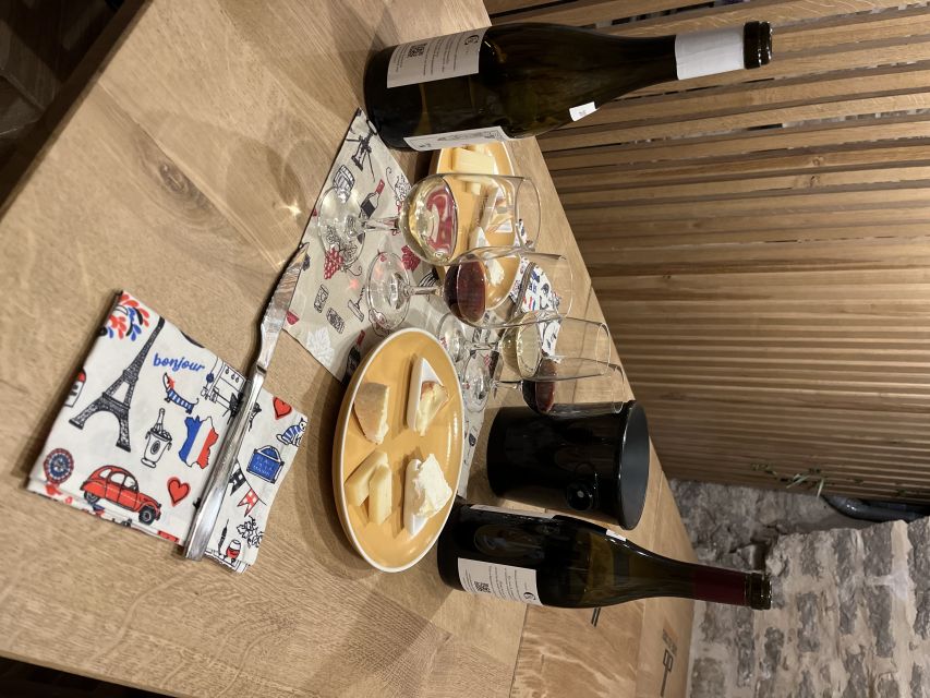 Dijon: Cheese and Burgundy Wine Tasting Workshop - Small groups and the feel of the room