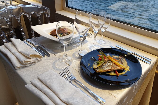 Dinner Cruise Prestige Check-out from the Eiffel Tower - Finding the boat without a stressful start