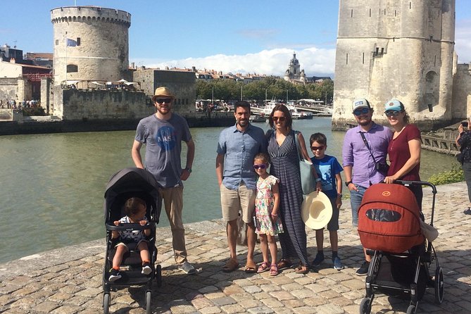 Discover La Rochelle: Discovery Walking Tour of La Rochelle - Saint-Sauveur Church and the final lighthouse