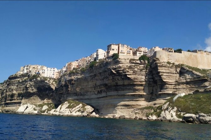 Discovery of Lavezzi Islands from Bonifacio - Riding the open-air speedboat
