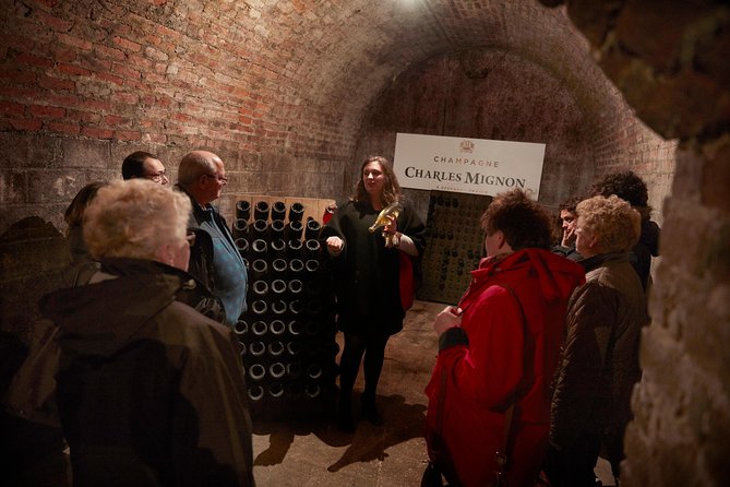 Discovery tour (2 tastings) - Inside the traditional vaulted cellars