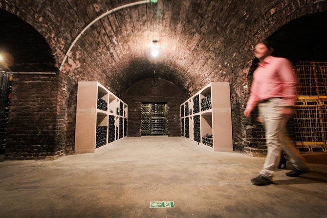 Discovery tour (2 tastings) - Value at $24.14 per person