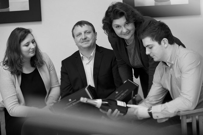 Discovery tour (2 tastings) - Who should book this Champagne visit?