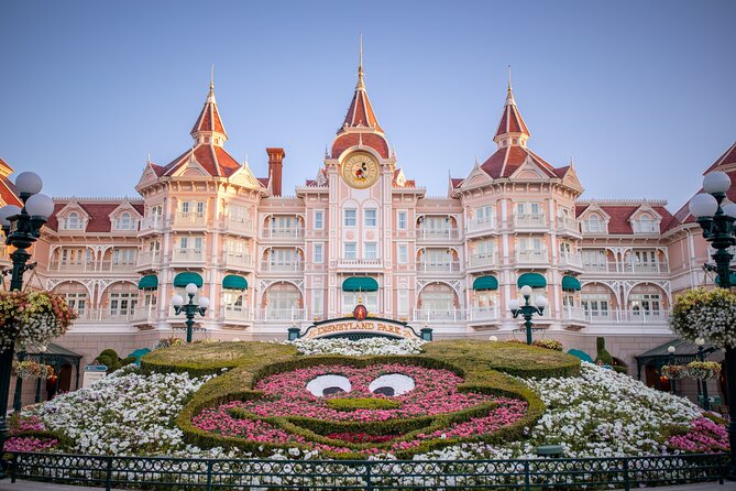 Disneyland® Paris Parks Admission Tickets - Crowds, weather, and comfort