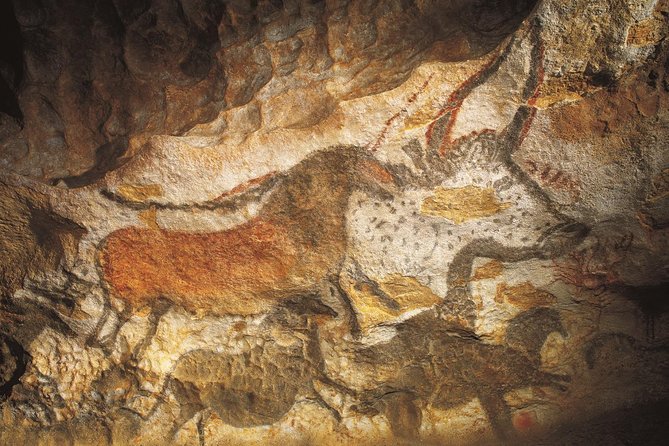 Dordogne Day Tour : Prehistory and The Art of the Caves from Sarlat - La Roque Saint-Christophe and the Dordogne cliffs