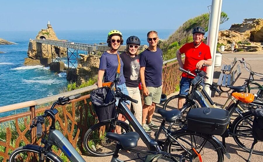 E-bike Guided Tour Biarritz & small villages - Two hours or three and a half hours?