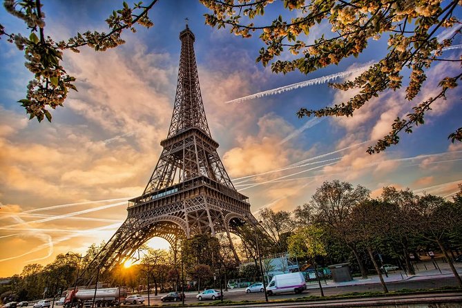 Eiffel Tower Dedicated Reserved Access Top or 2nd floor by lift - Queues, security, and the meaning of reserved access
