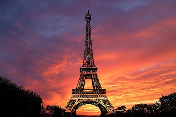 Eiffel Tower Guided Tour by Stairs with Optional Summit by Lift - The guides can turn a long wait into useful time
