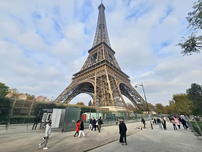 Eiffel Tower: Ticket to Summit or 2nd Floor by Elevator - What happens after the host gets you inside