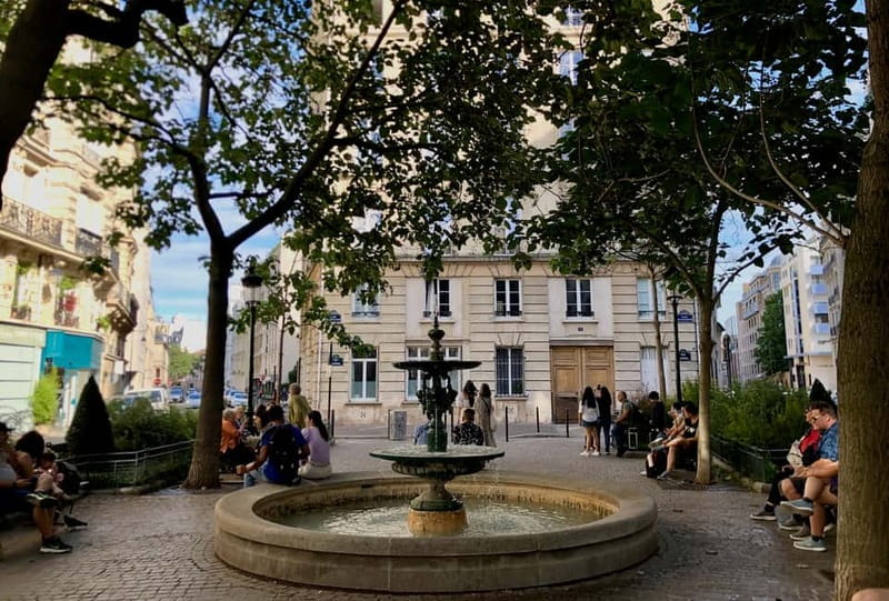 Emily inspired walking tour - Starting beside the Comédie-Française
