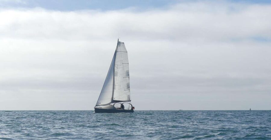 Evening aperitif cruise at the entrance of Morbihan's Gulf - Taking the helm with Pierre