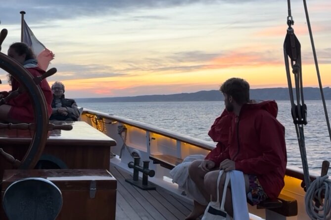 Evening cruise at sunset - Who will enjoy this evening most