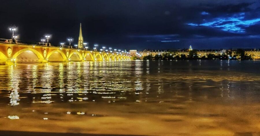 Exclusive! Bordeaux: Nighttime Highlights Walking Tour - Walking comfort, weather, and accessibility