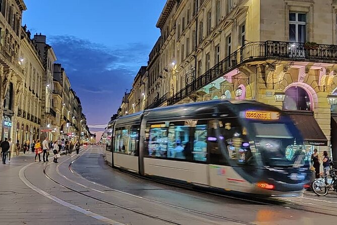 Exclusive ! Discover Vibrant Bordeaux at Night :Night Tour! - Saint-Pierre, Bordeaux’s old center