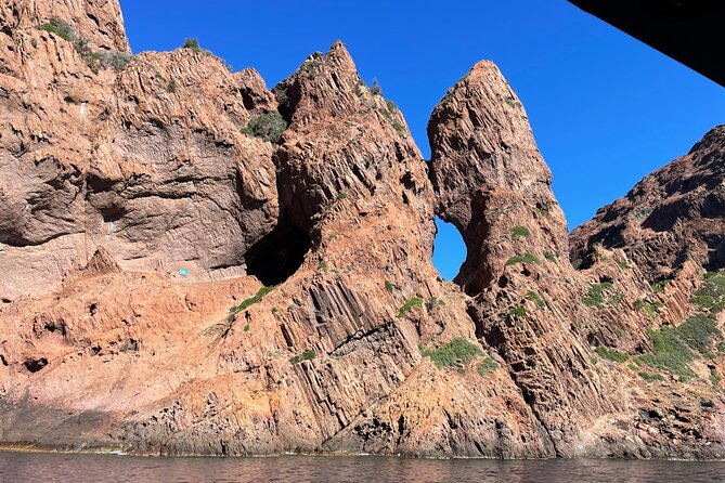excursion Scandola- Girolata - Calanques de piana- Capo rosso - Who will enjoy this boat trip most