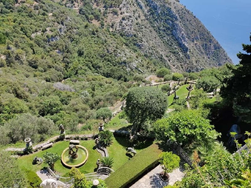Èze: Walking Tour with a Local Guide - A short stop at Fragonard
