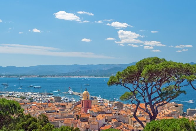 Ferry from Cannes to St Tropez - The crossing, from calm water to rough conditions
