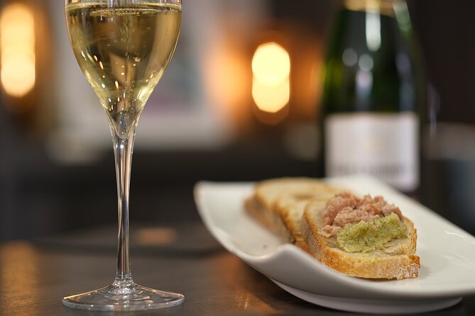 Food & Champagne Experience from Epernay (Private tour) - Lunch at a winemaker’s table in Monthelon