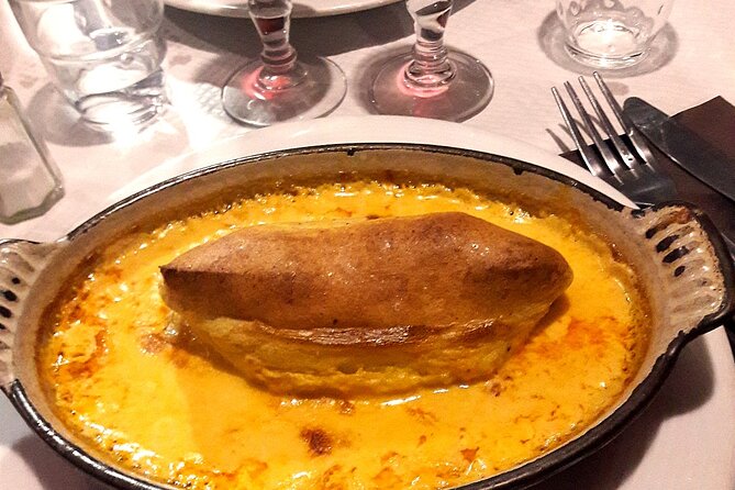 Food Tour in Lyon – A Full Taste of France by Do Eat Better - The traboules and a traditional quenelle lunch