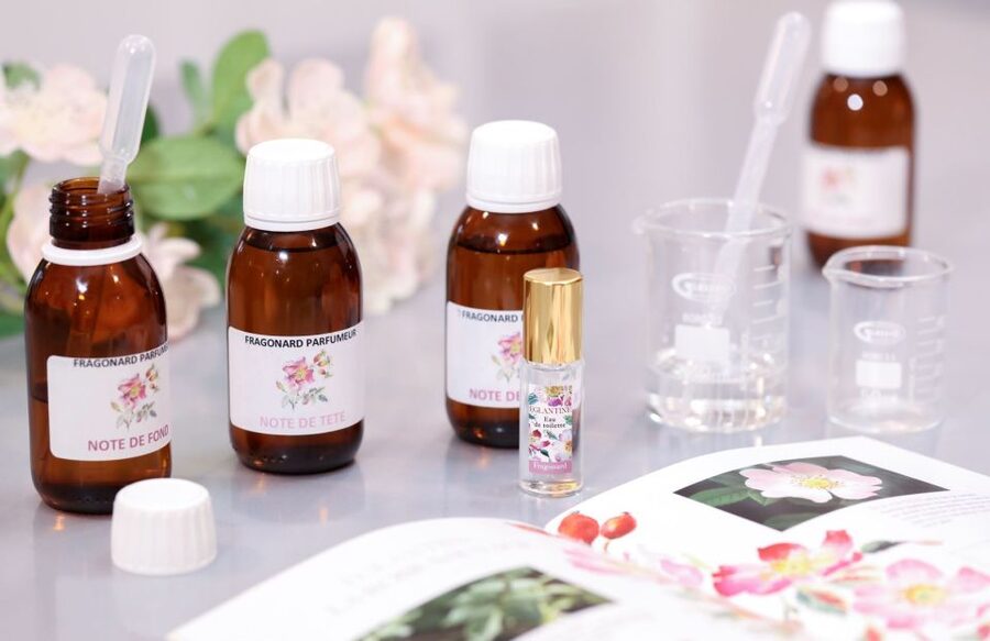 Fragonard Paris - Mini Perfume workshop - only in Spanish - What the museum collection adds