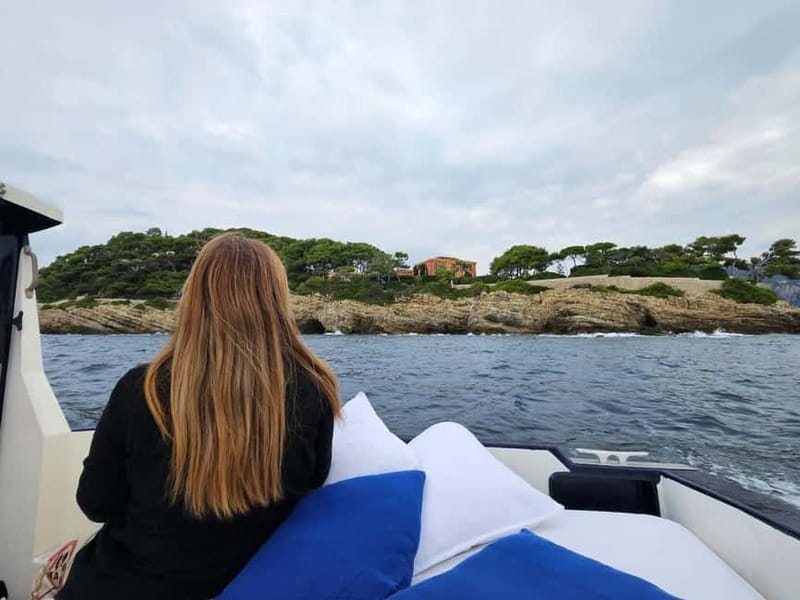 French Riviera Private Boat Trip - Practical comfort and safety notes