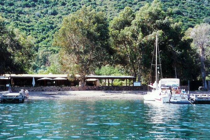 Friendly discovery of Scandola Calanques de Piana and meal stop at Girolata - What the English guidance is really like
