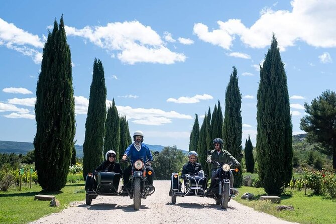 From Aix-en-Provence: 2-Hour Wine & Scenery Sidecar Tour - Following the historic Cézanne Road