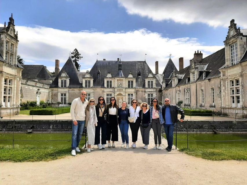 From Amboise: Chambord and Chenonceau Tour with Lunch - Chenonceau, the château that crosses a river