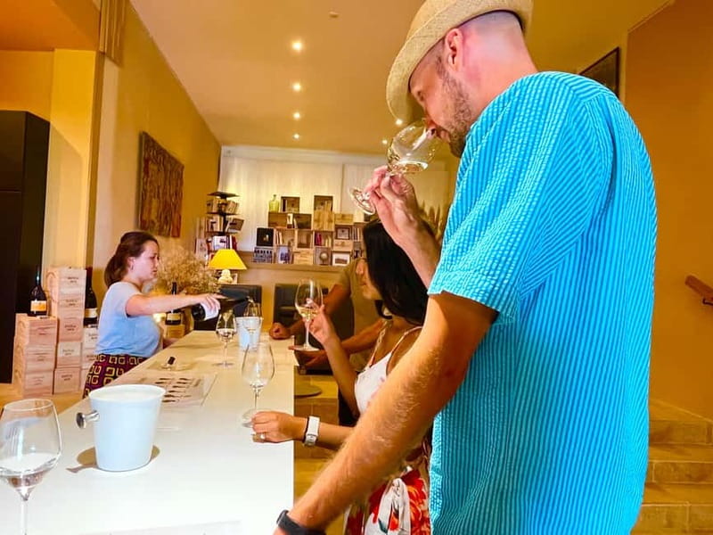 From Avignon: Wine Tour with Visit to Châteauneuf du Pape - A picnic built around local produce