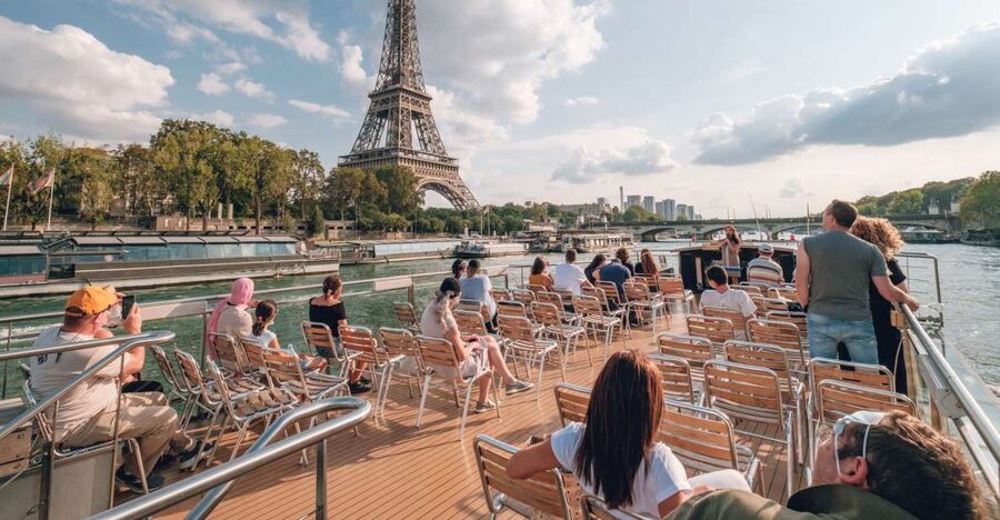 From Disneyland Paris: Paris Day Trip and Sightseeing Cruise - One hour on the Seine, with Paris laid out before you