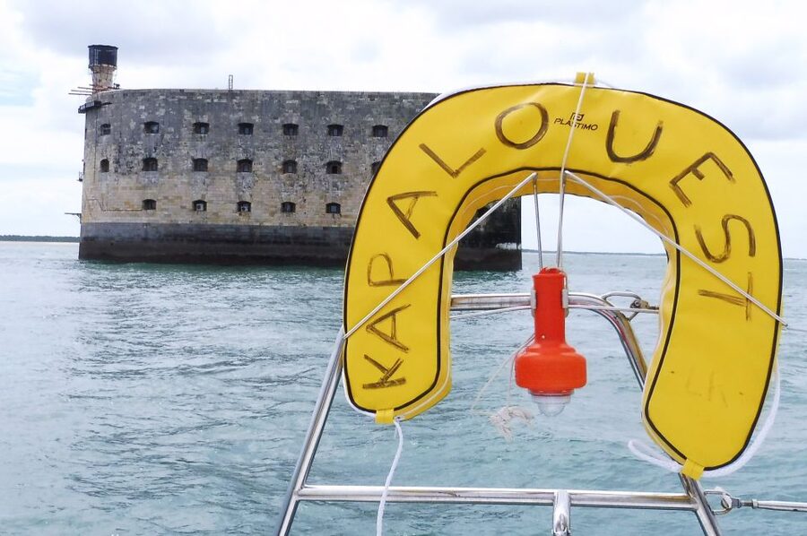 From La Rochelle: Sailing Cruise to Fort Boyard - Circling Fort Boyard for the best view